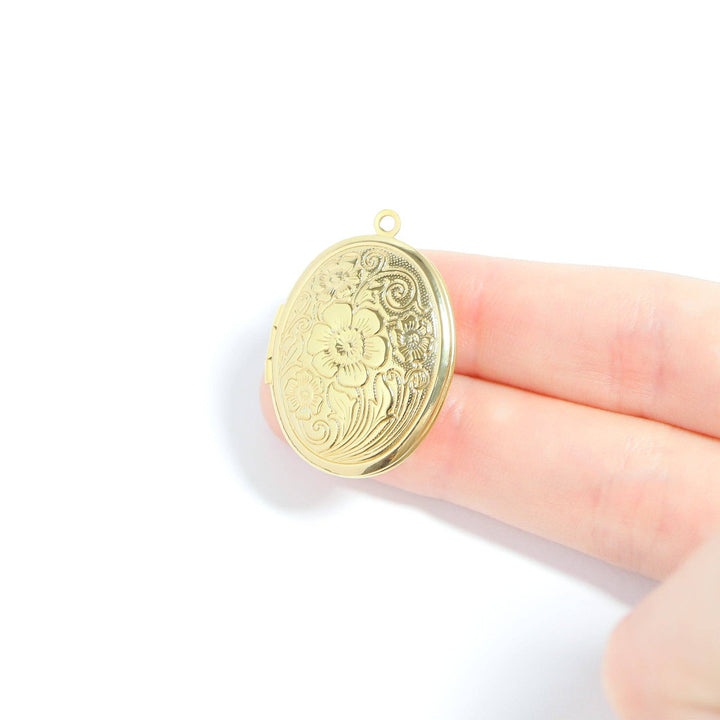 18K Gold PVD Stainless Steel Textured Oval Locket Pendant